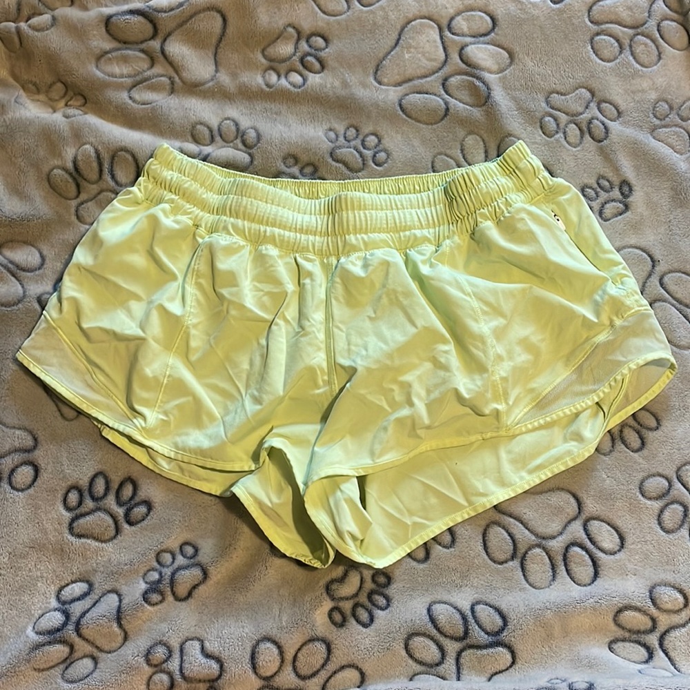 Lulu Lemon hottie, hot shorts
